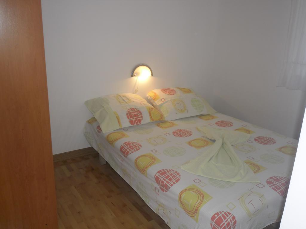 Apartments Golubic Sveti Petar  Kamer foto