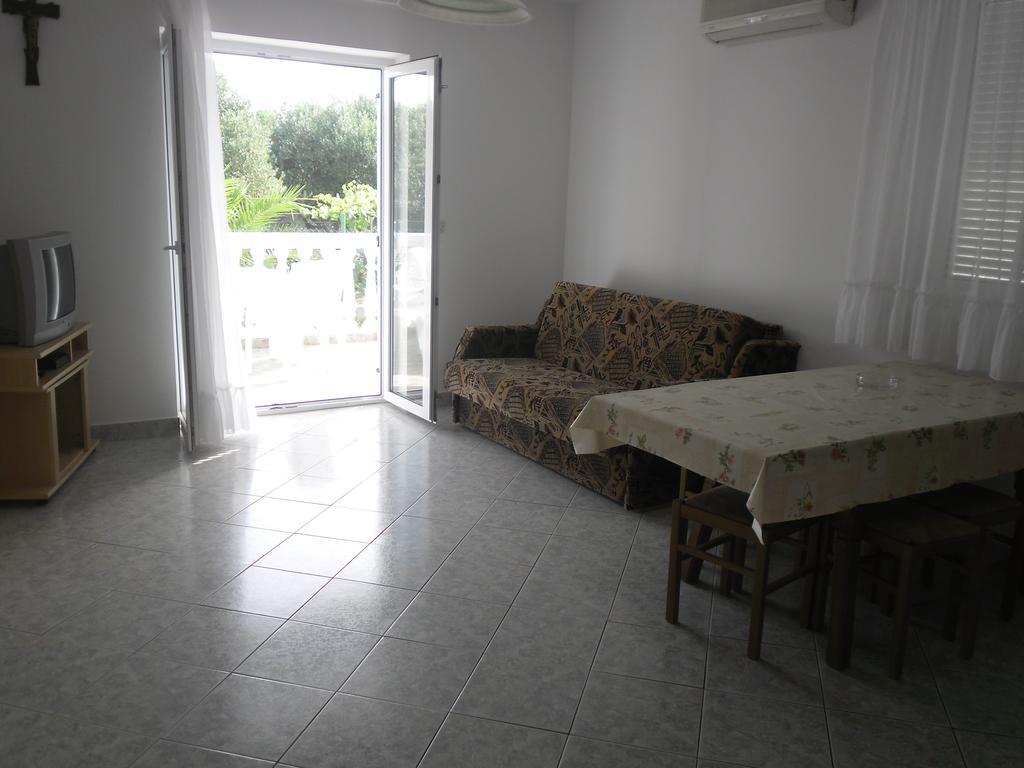 Apartments Golubic Sveti Petar  Kamer foto