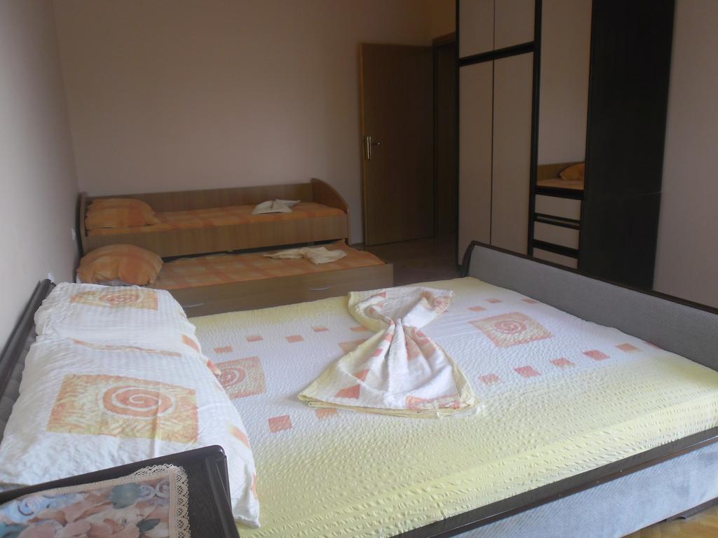 Apartments Golubic Sveti Petar  Kamer foto